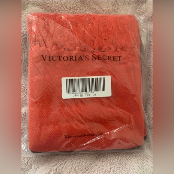 VICTORIA'S SECRET PINK BOYFRIEND LARGE BLANKET IN NEON RED - Picture 3 of 4